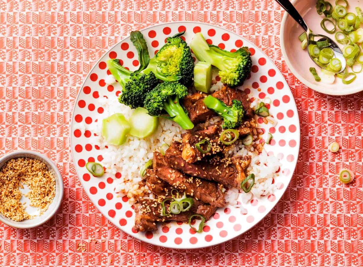 Beef teriyaki met broccoli en rijst
