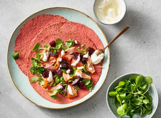 Bietenwraps met biet en warmgerookte zalm