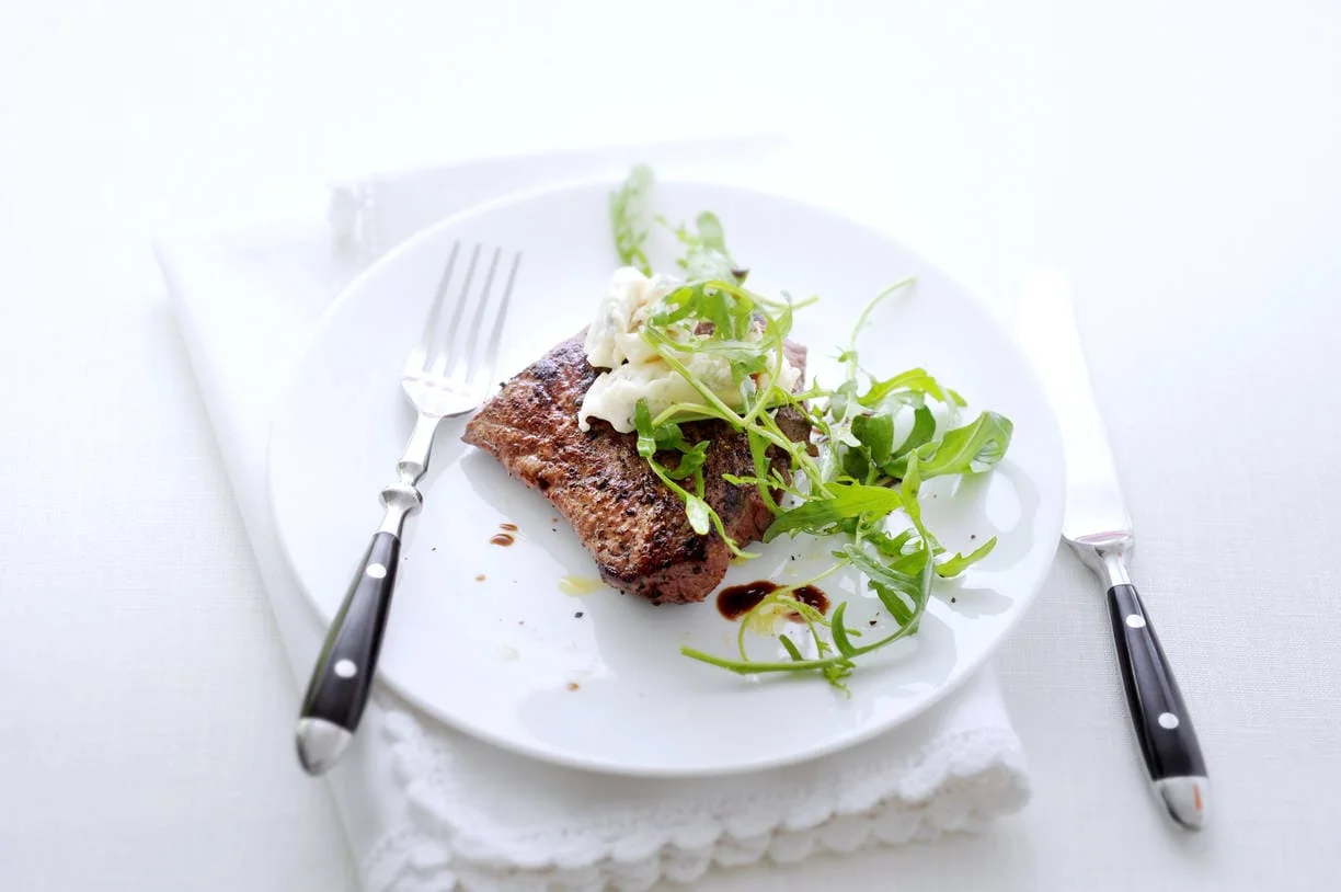 Biefstuk met gorgonzola en rucola