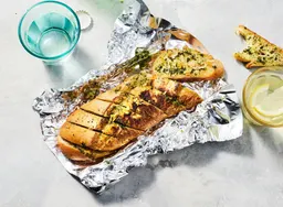 BBQ-stokbroodje met citroen-koriander-munt'boter'