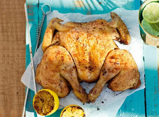 BBQ: gepekelde en gevlinderde kip