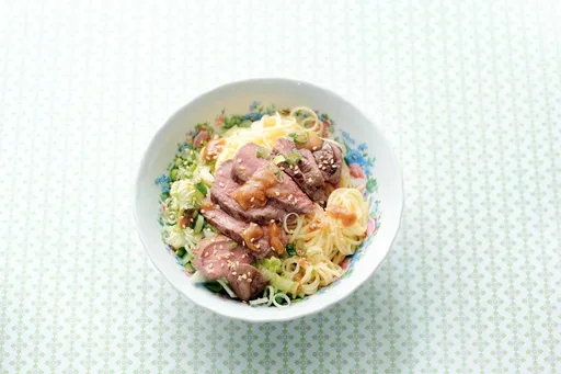 Biefstuk met hoisin-pindasaus
