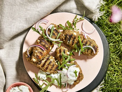 Bifteki met zeekraaltzatziki