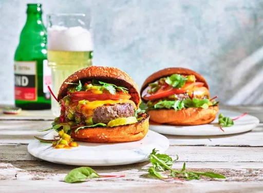 Beefburger op groentebroodje