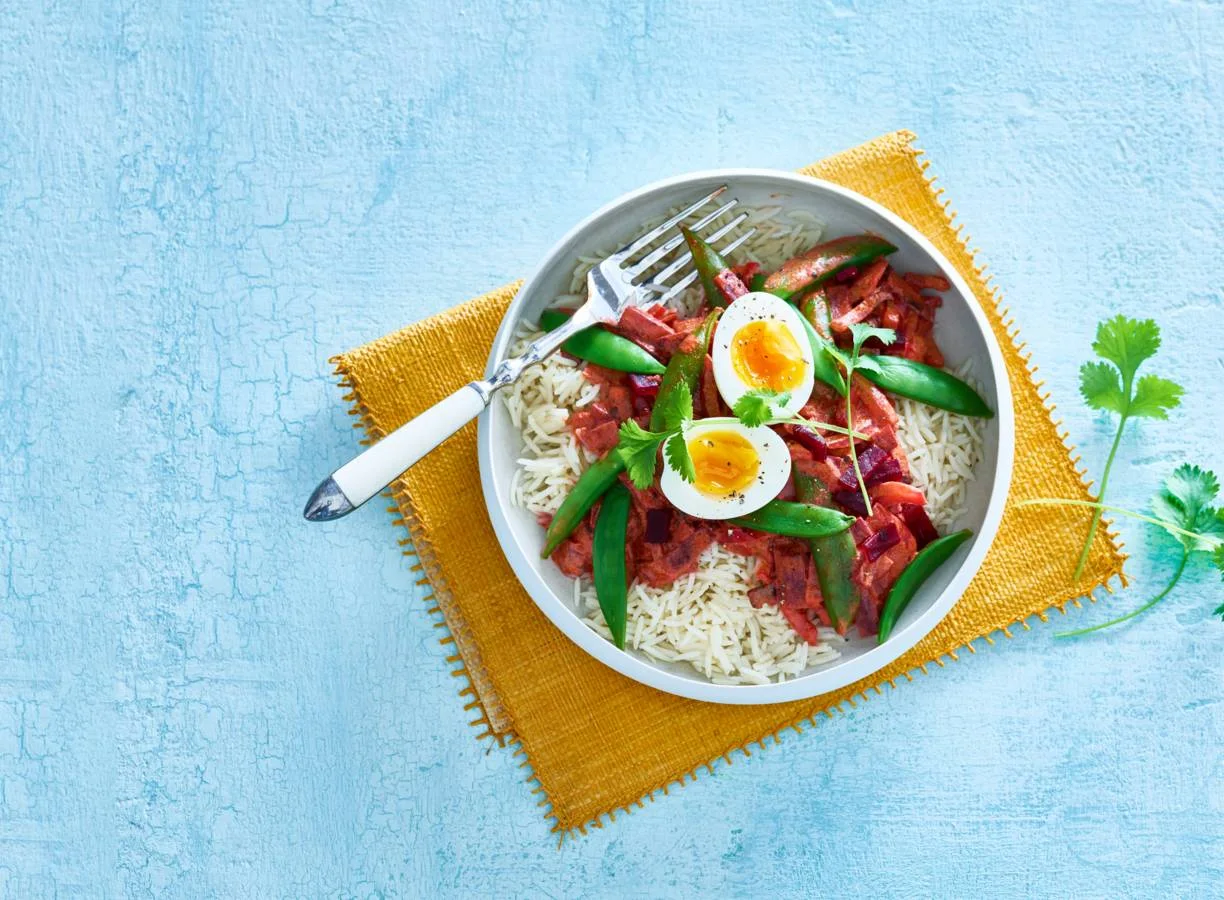 Bietencurry met sugarsnaps en rijst