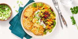 Bataat met kaas uit de oven met Mexicaanse bonensalade