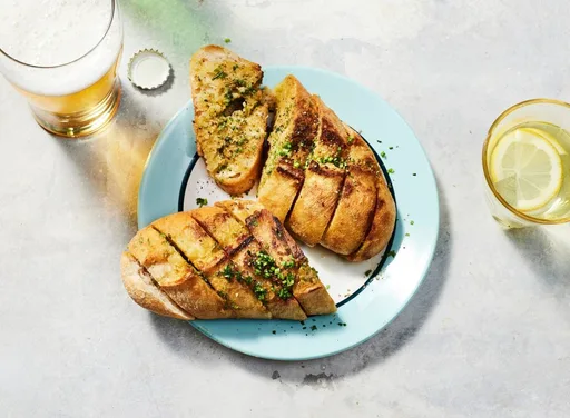 BBQ-stokbroodje met plantaardige misoboter