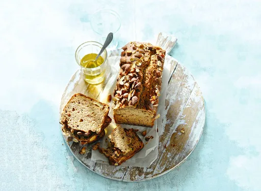 Biologische amandelcake met banaan en citroen