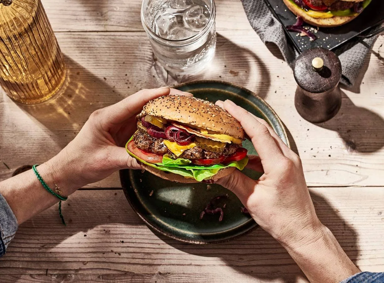 BBQ-smashburger met kaas en pancetta
