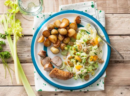 Bio braadworst met frisse venkelsalade en krieltjes