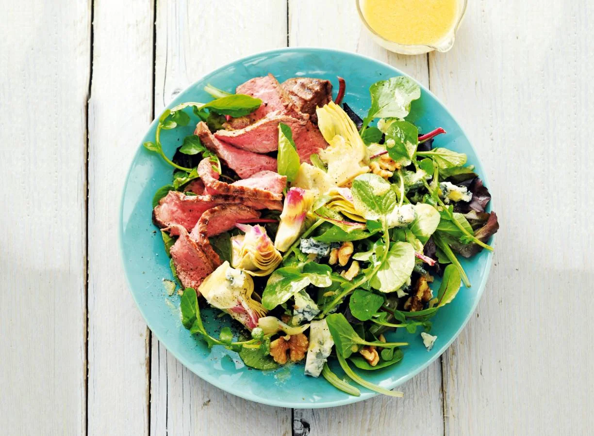 Biefstuk met artisjokharten, gorgonzola en walnoten
